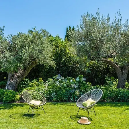 Beautiful 12 Guests With Pool In Tropez Вилла Сен-Тропе
