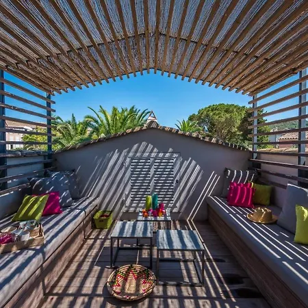 Beautiful 12 Guests With Pool In Tropez Сен-Тропе