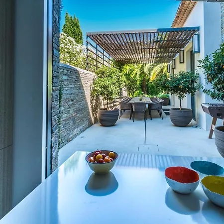 ヴィラ Beautiful 12 Guests With Pool In Tropez